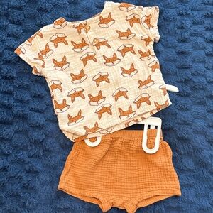 NWOT Kids Fox Print Top and Rust Orange Shorts Set - Cat & Jack